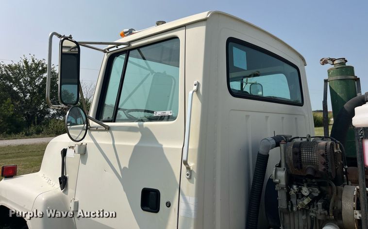 image for item LC9066 1997 Ford LN8000 hydrovac truck