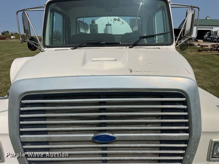 image for item LC9066 1997 Ford LN8000 hydrovac truck