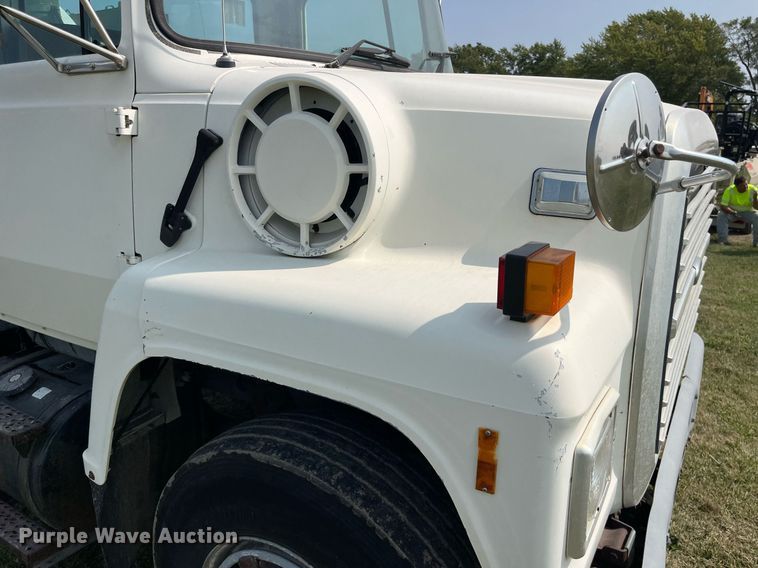 image for item LC9066 1997 Ford LN8000 hydrovac truck