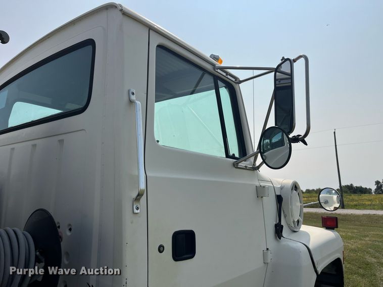 image for item LC9066 1997 Ford LN8000 hydrovac truck