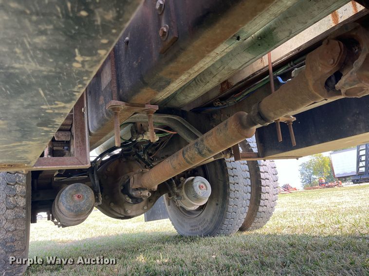 image for item LC9066 1997 Ford LN8000 hydrovac truck