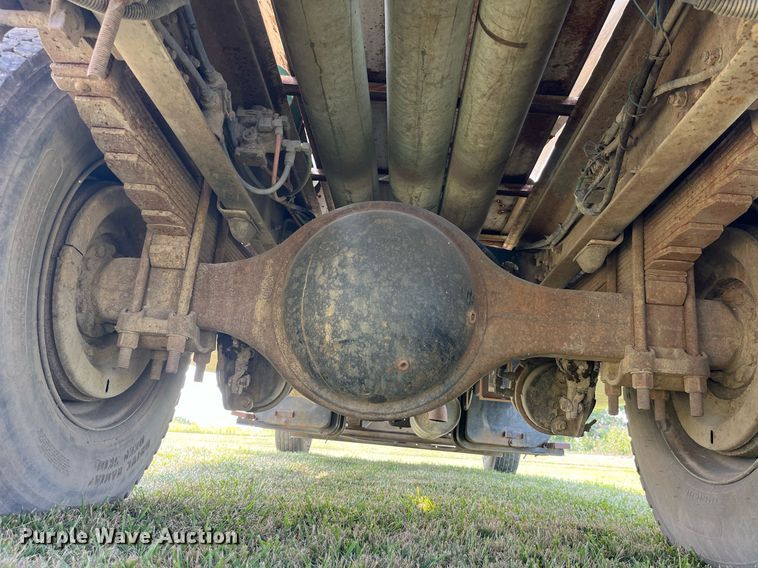 image for item LC9066 1997 Ford LN8000 hydrovac truck