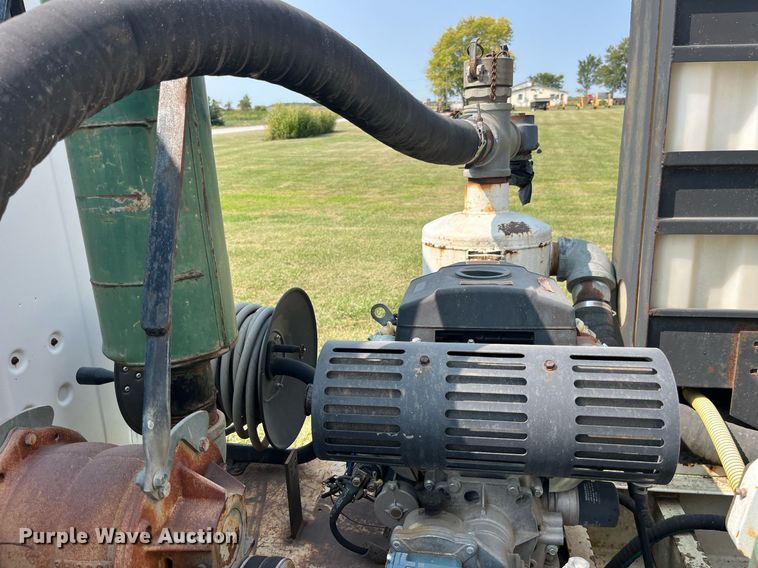 image for item LC9066 1997 Ford LN8000 hydrovac truck