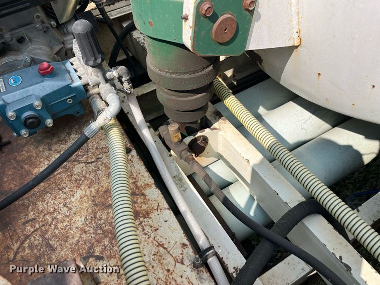 image for item LC9066 1997 Ford LN8000 hydrovac truck