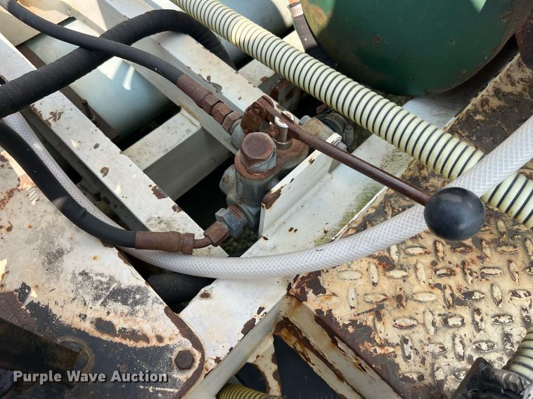 image for item LC9066 1997 Ford LN8000 hydrovac truck