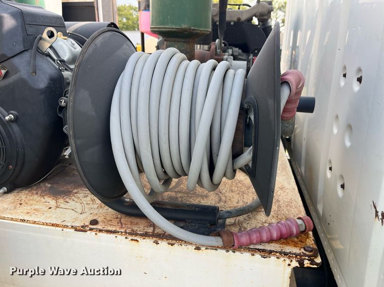 image for item LC9066 1997 Ford LN8000 hydrovac truck