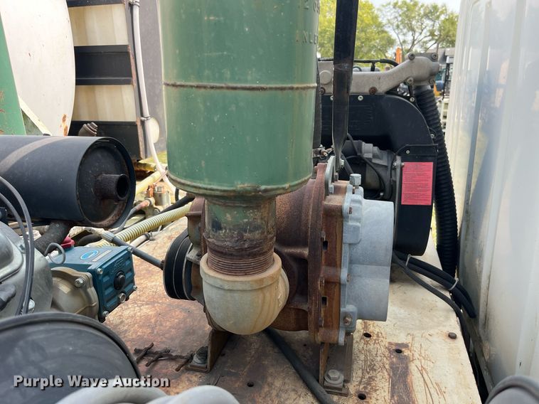 image for item LC9066 1997 Ford LN8000 hydrovac truck