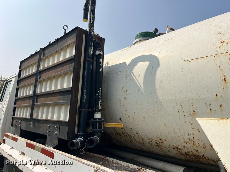 image for item LC9066 1997 Ford LN8000 hydrovac truck