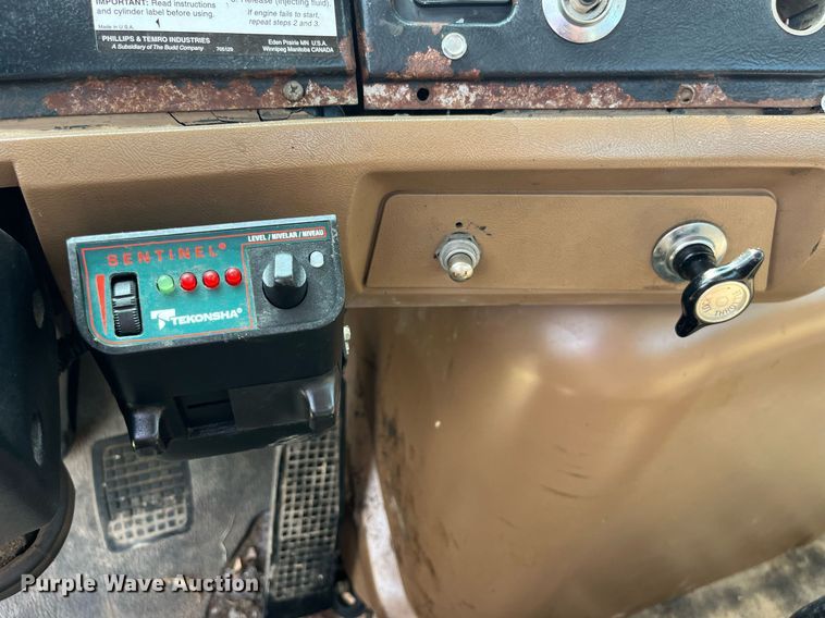 image for item LC9066 1997 Ford LN8000 hydrovac truck