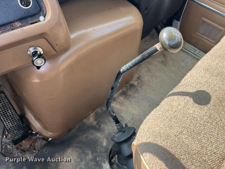 image for item LC9066 1997 Ford LN8000 hydrovac truck