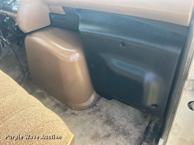 image for item LC9066 1997 Ford LN8000 hydrovac truck