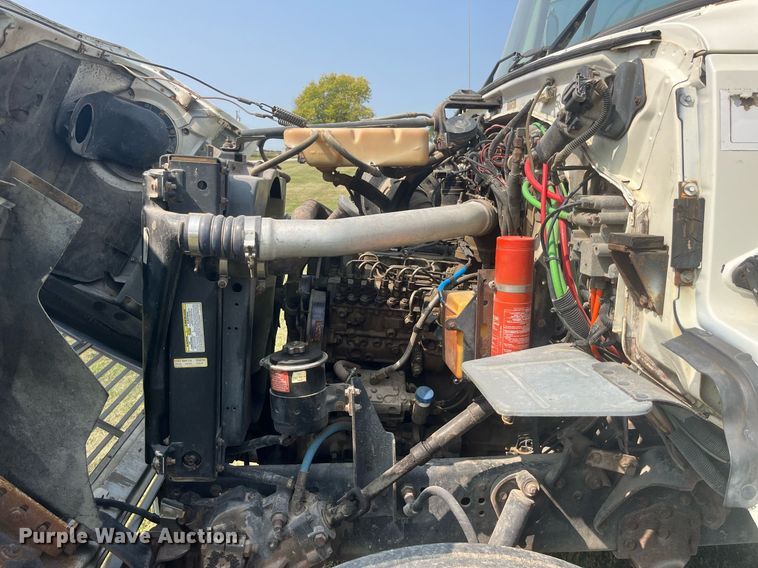 image for item LC9066 1997 Ford LN8000 hydrovac truck