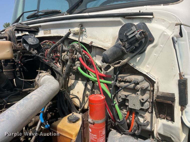 image for item LC9066 1997 Ford LN8000 hydrovac truck