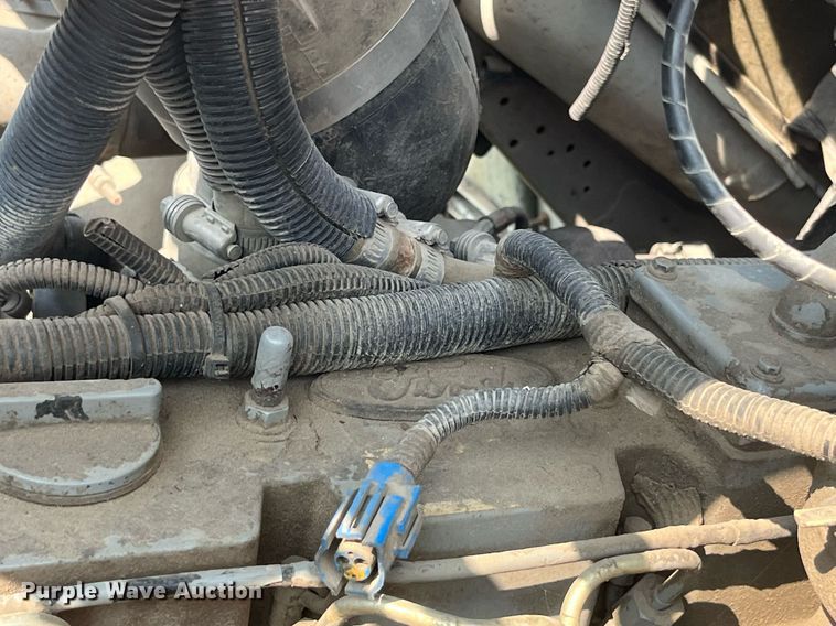 image for item LC9066 1997 Ford LN8000 hydrovac truck