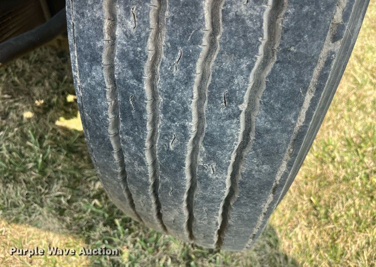 image for item LC9066 1997 Ford LN8000 hydrovac truck