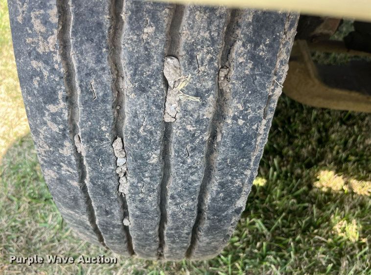 image for item LC9066 1997 Ford LN8000 hydrovac truck