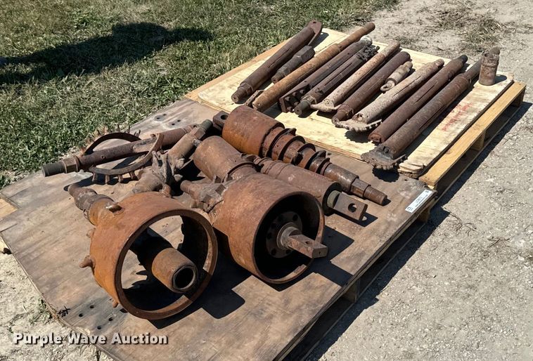 image for item LC9073 Drill bits and reamers