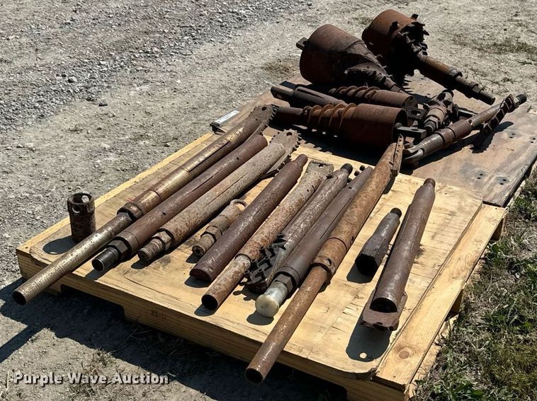 image for item LC9073 Drill bits and reamers