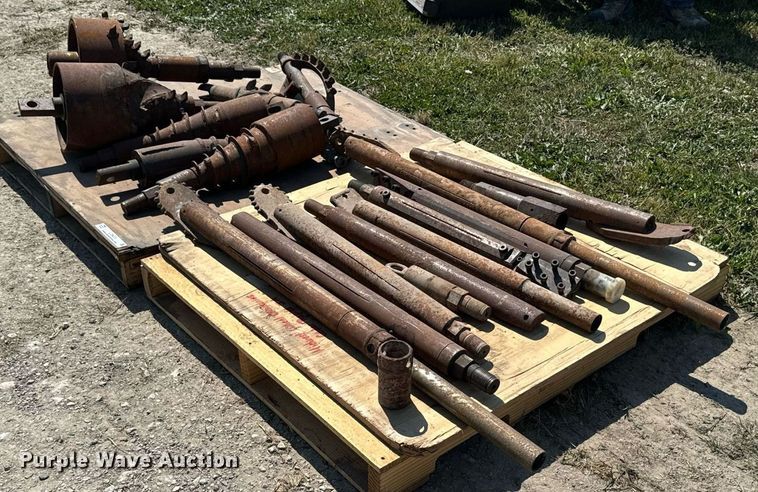 image for item LC9073 Drill bits and reamers