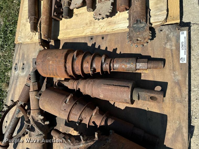 image for item LC9073 Drill bits and reamers