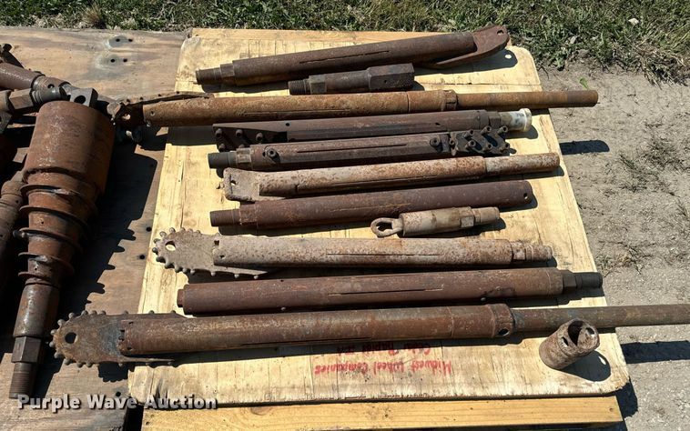 image for item LC9073 Drill bits and reamers