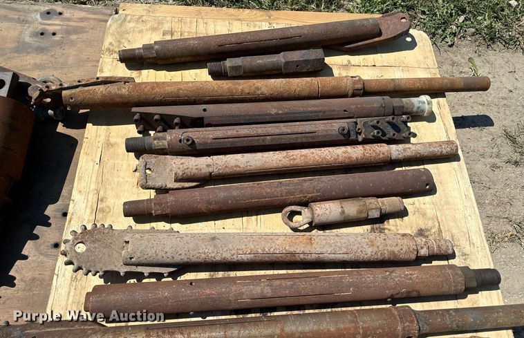 image for item LC9073 Drill bits and reamers