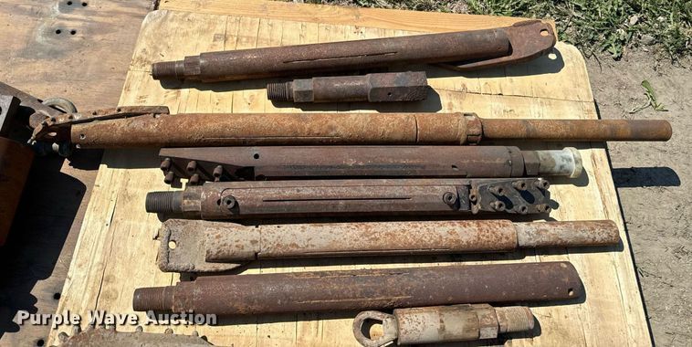 image for item LC9073 Drill bits and reamers