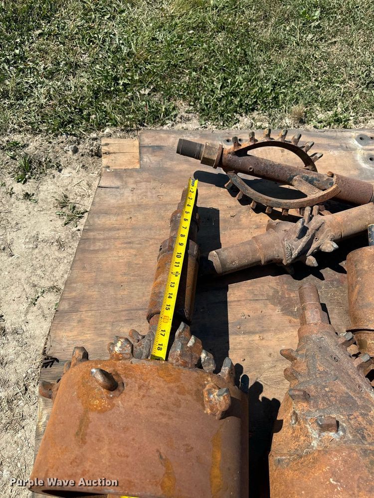 image for item LC9073 Drill bits and reamers