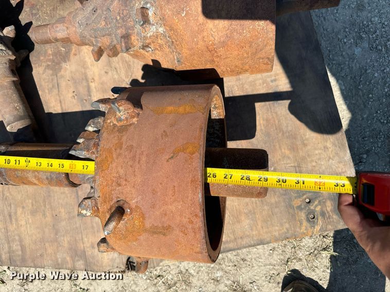 image for item LC9073 Drill bits and reamers