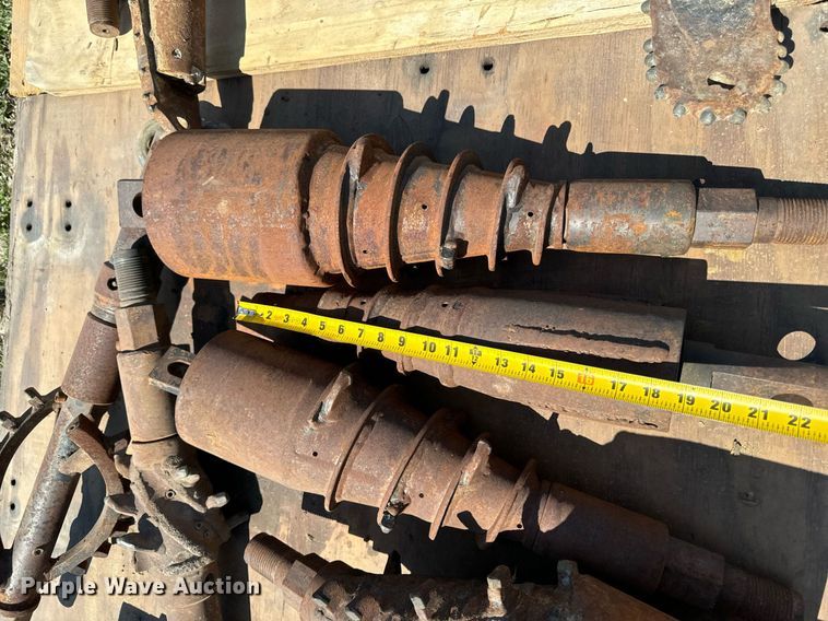 image for item LC9073 Drill bits and reamers