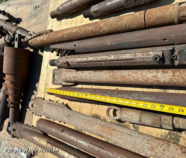 image for item LC9073 Drill bits and reamers