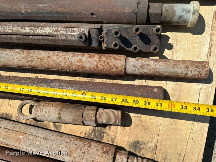 image for item LC9073 Drill bits and reamers