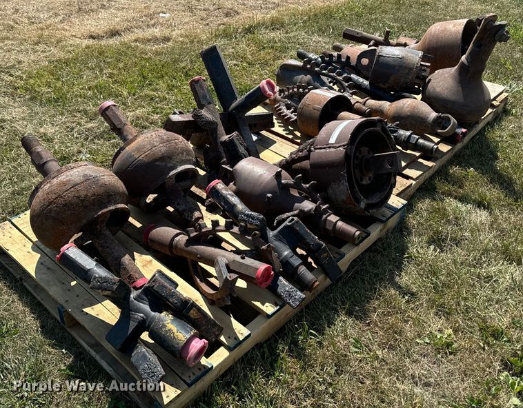 image for item LC9076 Approximately 20 directional drill attachments