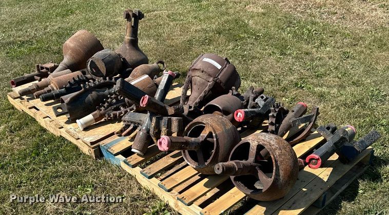 image for item LC9076 Approximately 20 directional drill attachments