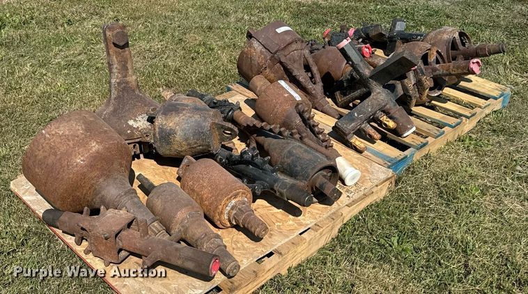 image for item LC9076 Approximately 20 directional drill attachments