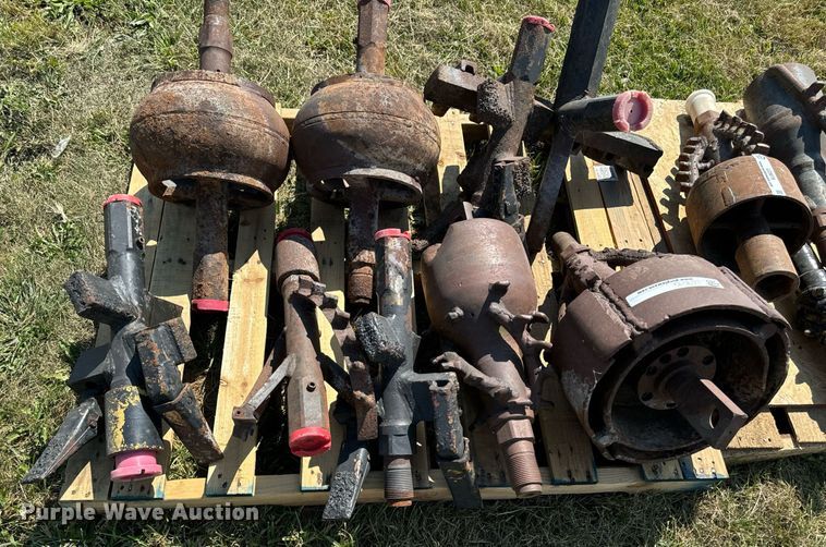 image for item LC9076 Approximately 20 directional drill attachments