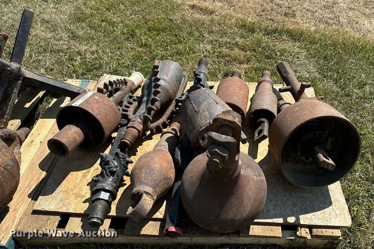 image for item LC9076 Approximately 20 directional drill attachments