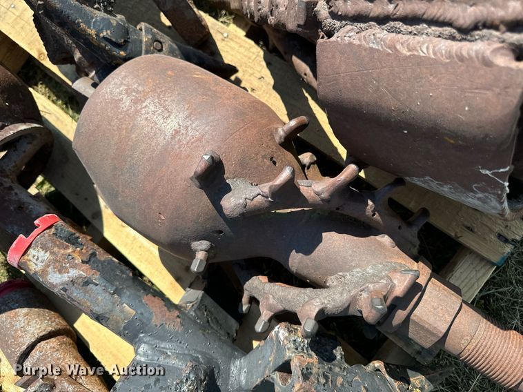 image for item LC9076 Approximately 20 directional drill attachments