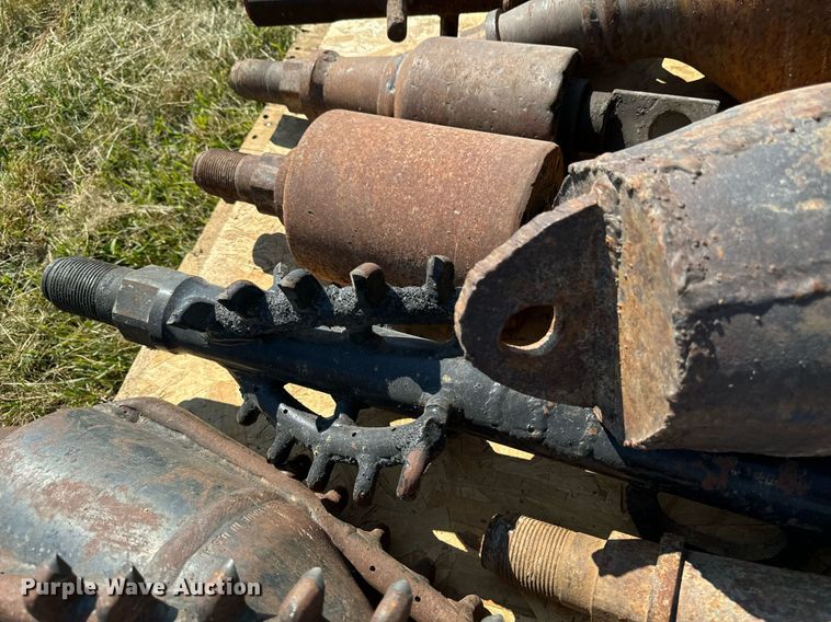 image for item LC9076 Approximately 20 directional drill attachments