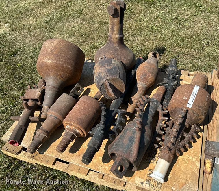 image for item LC9076 Approximately 20 directional drill attachments