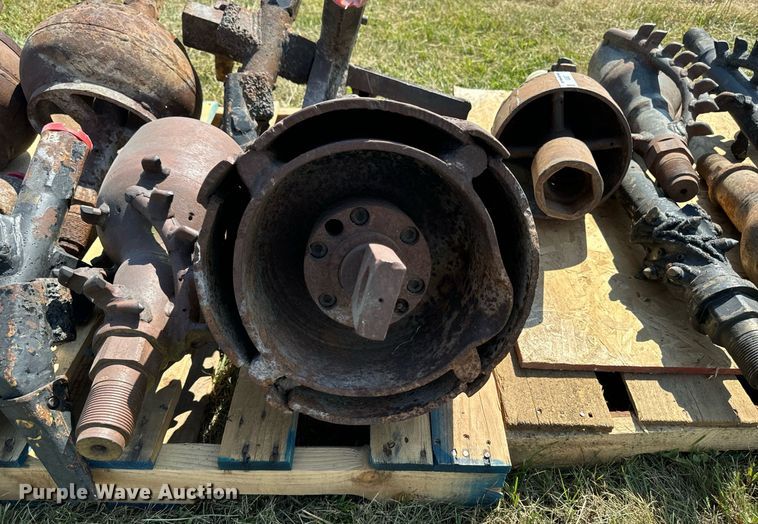 image for item LC9076 Approximately 20 directional drill attachments