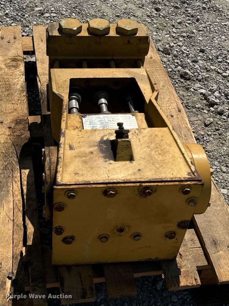 image for item LC9085 FMC M0614DI-HV water pump