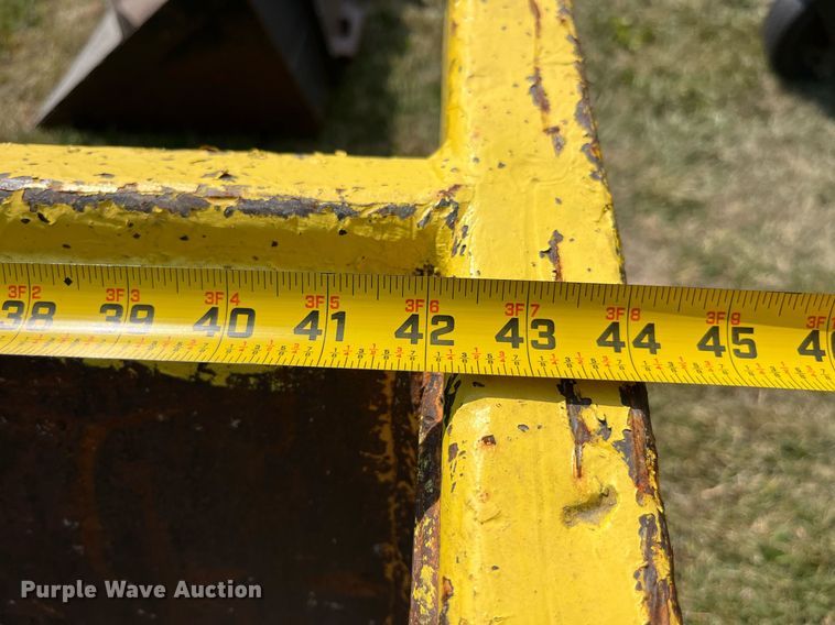 image for item LC9090 Rock box