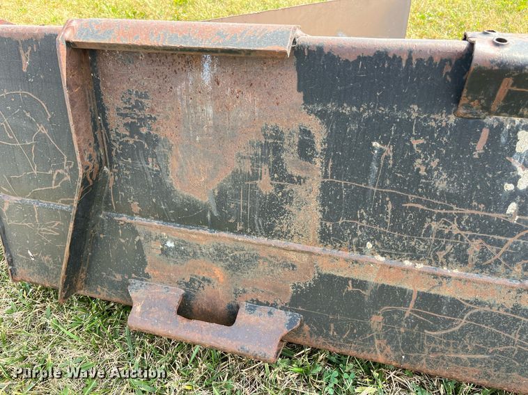 image for item LC9092 skid steer bucket