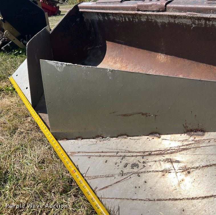 image for item LC9092 skid steer bucket