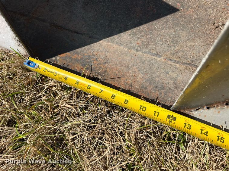 image for item LC9092 skid steer bucket