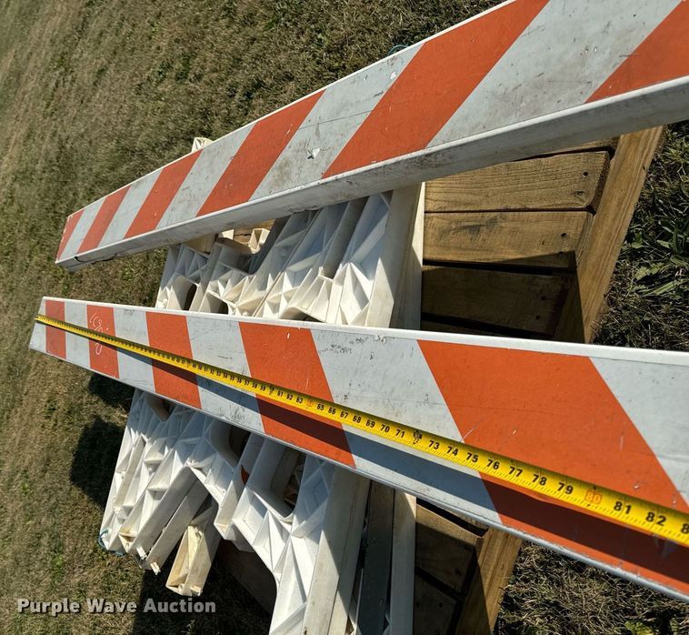 image for item LC9096 Traffic barriers 