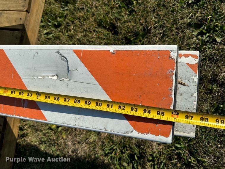 image for item LC9096 Traffic barriers 