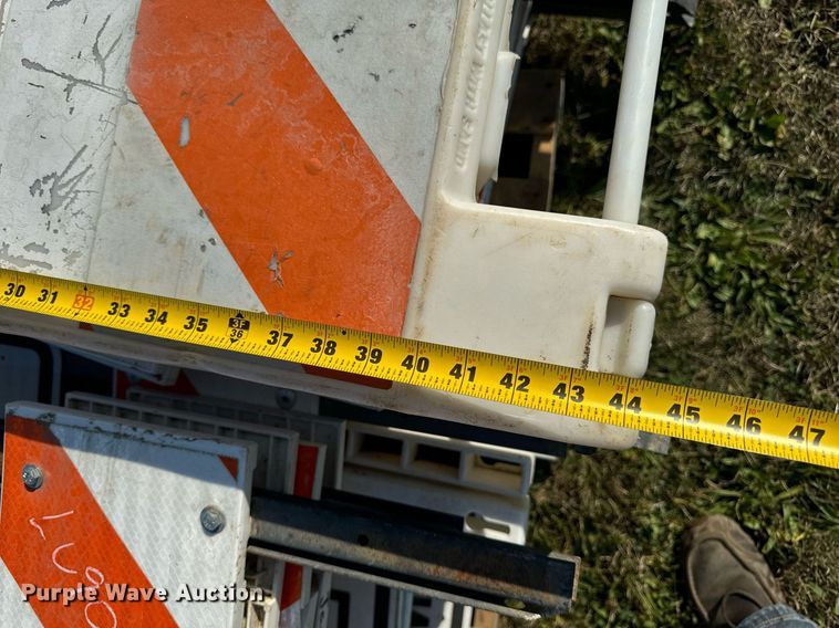 image for item LC9096 Traffic barriers 