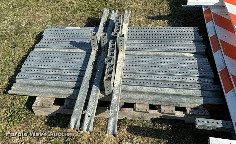 image for item LC9096 Traffic barriers 